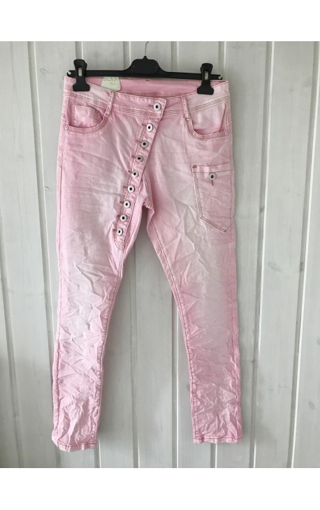 Pants med skrå knaplukning